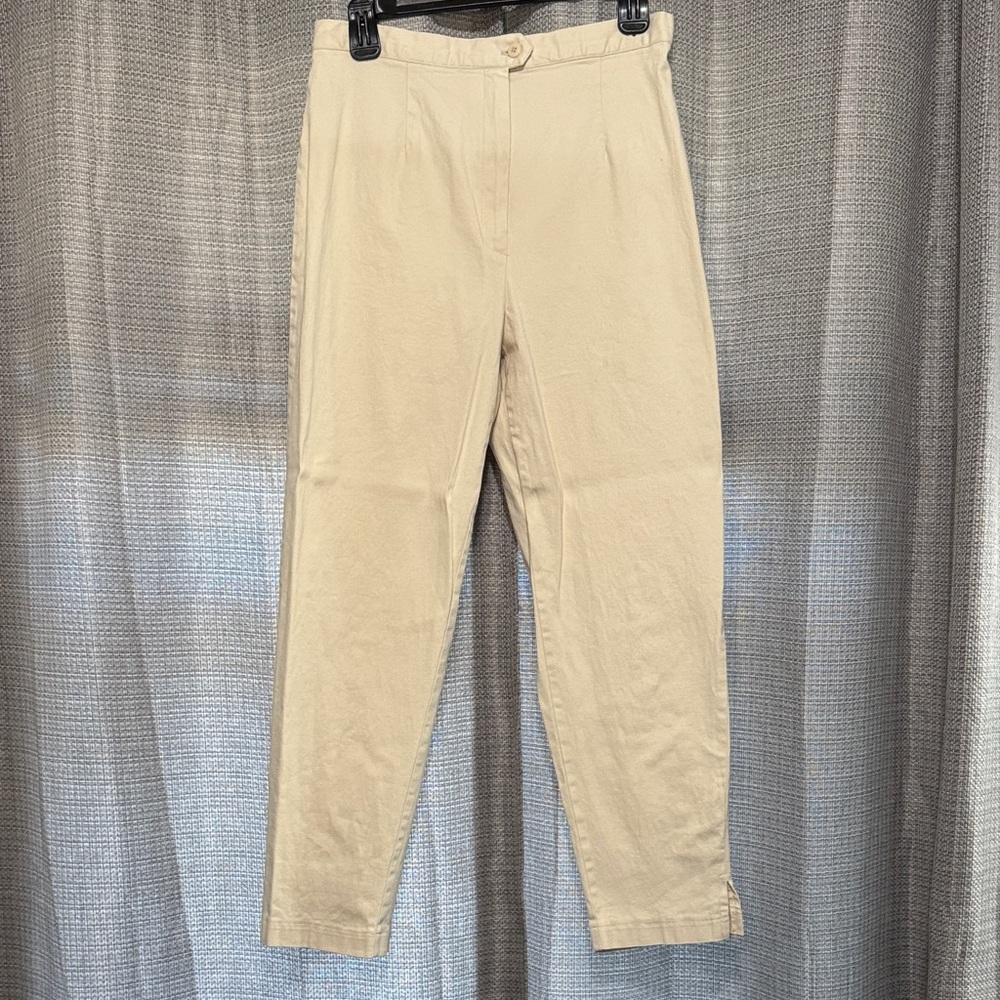 High-Rise Women's Capris in Light Beige